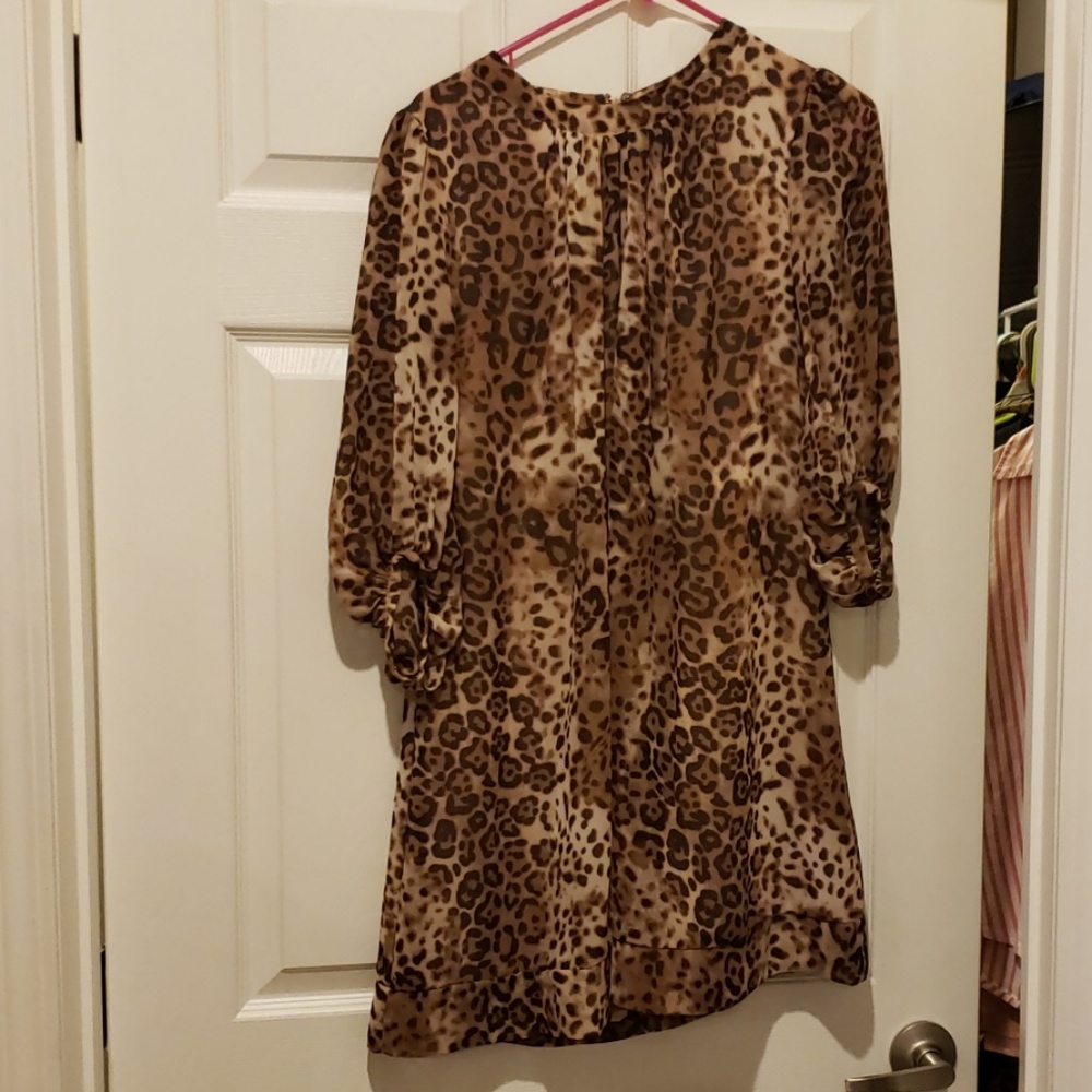 Leopard print 3 quarter length sleeves